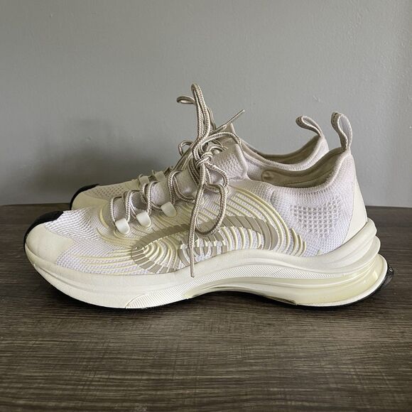 Athletic_Shoes